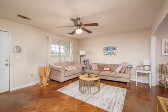 125 Darby Way in Starkville, MS - Foto de edificio - Building Photo