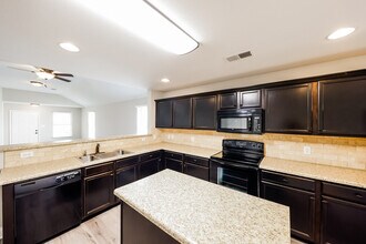 243 Bermuda Lakes Dr in Meridianville, AL - Building Photo - Building Photo