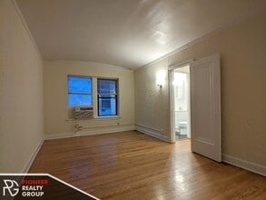 556 W Arlington Pl in Chicago, IL - Building Photo - Building Photo