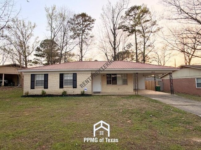 property at 10112 Palo Alto Dr