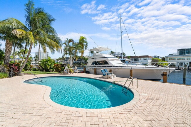 1024 Bel Air Dr in Highland Beach, FL - Building Photo - Building Photo