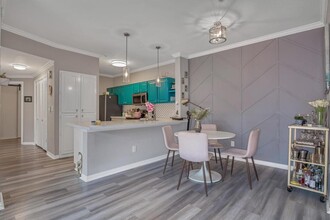 2111 Welch St in Houston, TX - Building Photo - Building Photo