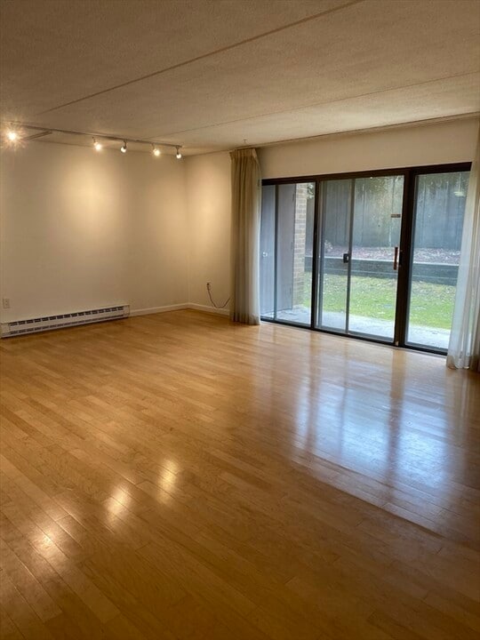 185 High St, Unit #109 in Medford, MA - Foto de edificio