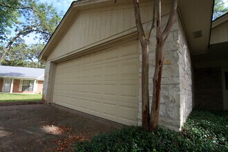 7703 Sherman Ct in College Station, TX - Building Photo - Building Photo