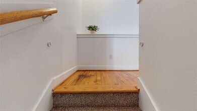 8715 Meadowcroft Dr in Houston, TX - Building Photo - Building Photo