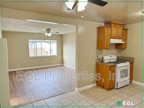 126 Jullien St in Los Angeles, CA - Building Photo - Building Photo