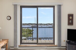 306 America in Newport, RI - Building Photo