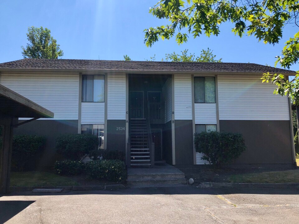 2534 Warner Ave in Enumclaw, WA - Building Photo