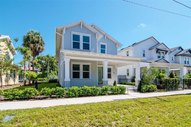 property at 402 E Oak Ave
