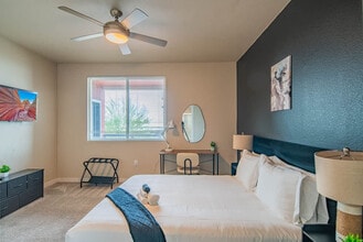 2044 S Willow Creek Apartment in Tempe, AZ - Building Photo - Building Photo