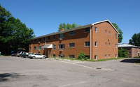 3006 Harwick Dr in Lansing, MI - Foto de edificio - Building Photo