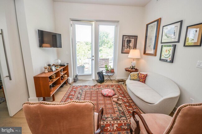 6803 Cameron Dr NW-Unit -103 in Washington, DC - Building Photo - Building Photo