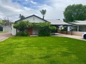 Roosevelt South in Tempe, AZ - Building Photo