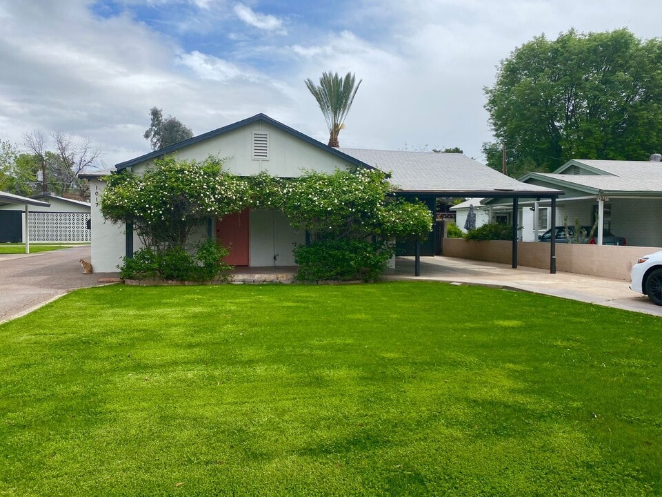 Roosevelt South in Tempe, AZ - Building Photo