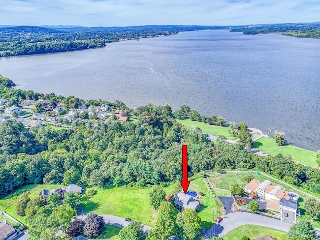 7 Taft Pl in Cornwall On Hudson, NY - Building Photo - Building Photo