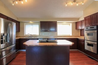 3006 W 47th Ave in Kennewick, WA - Building Photo - Building Photo