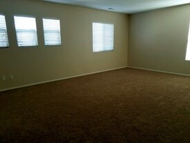 31689 Pompei Ln in Winchester, CA - Building Photo