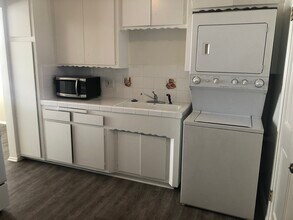 140 Virginia St, Unit C in El Segundo, CA - Foto de edificio - Building Photo