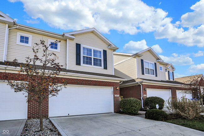 4059 Weston Pointe Dr in Zionsville, IN - Foto de edificio - Building Photo