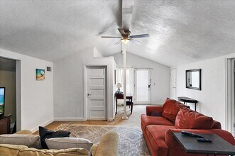 231 W 10th St-Unit -bc5e10e2-5b23-11ef-84cf-06ac8e1ee633 in Jacksonville, FL - Building Photo - Building Photo