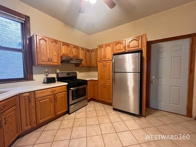 3110 N Kenmore Ave in Chicago, IL - Building Photo - Building Photo