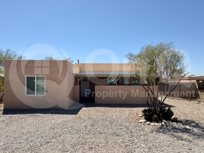property at 216 E Waverly St