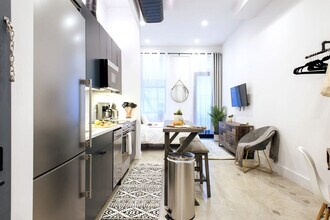 77 E 3rd St in New York, NY - Building Photo - Building Photo