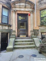 1077 Beacon St in Brookline, MA - Building Photo
