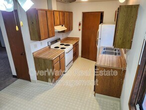 8116 Boundary Ave in Anchorage, AK - Building Photo - Building Photo