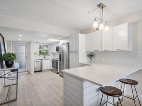 40 Isle of Venice Dr in Fort Lauderdale, FL - Building Photo - Building Photo