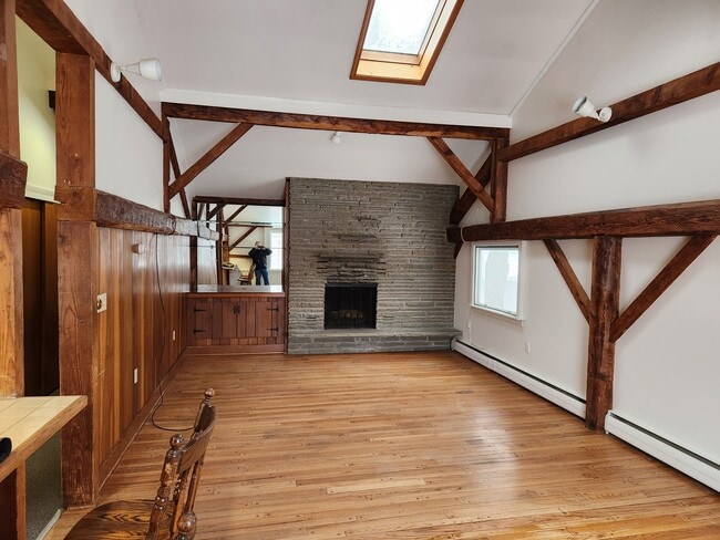 116 W High St, Unit 201