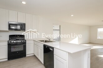 9612 NW 125th St in Yukon, OK - Building Photo - Building Photo