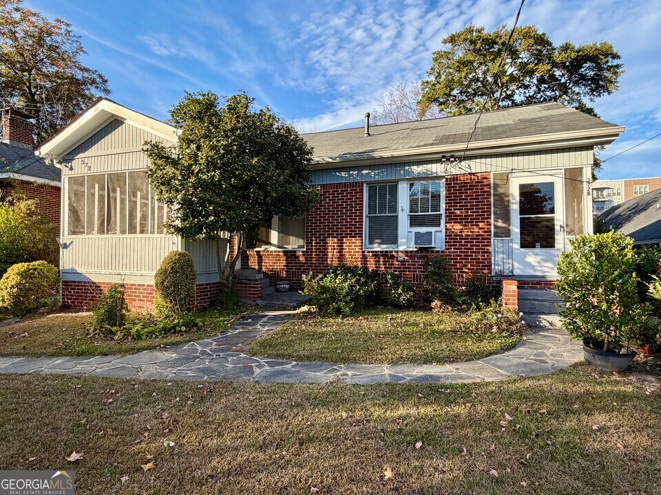 372 Peachtree Ave NE in Atlanta, GA - Building Photo