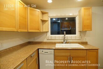 11028 17th Ave SW in Seattle, WA - Building Photo - Building Photo