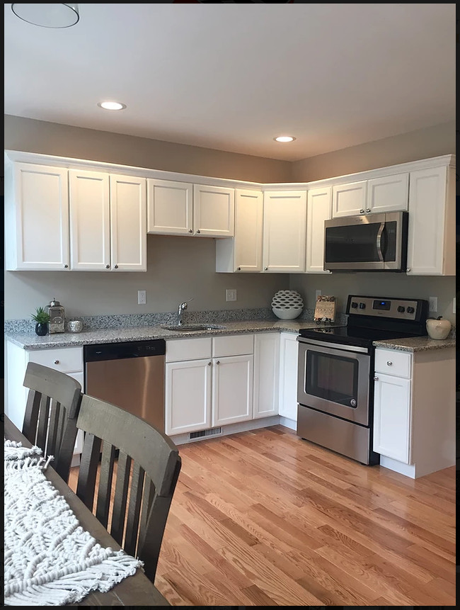 One Riverside Place in Boscawen, NH - Foto de edificio - Interior Photo