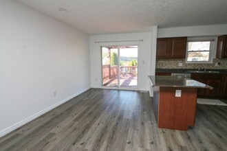 1080 Arapaho Ave in Worthington, OH - Building Photo - Building Photo