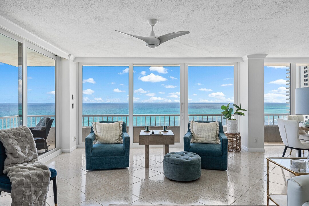 5540 N Ocean Dr in West Palm Beach, FL - Building Photo