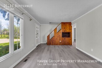 20117 Butternut Ln in Warrensville Heights, OH - Building Photo - Building Photo