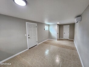 116 N Clark Dr in El Paso, TX - Building Photo - Building Photo