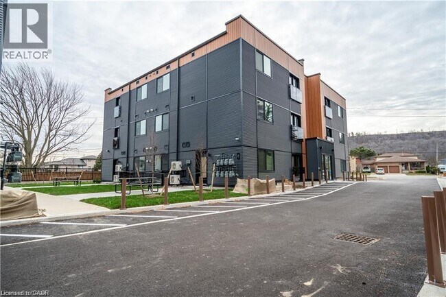 259 King St E in Hamilton, ON - Building Photo - Building Photo