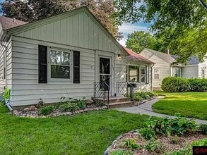 1705 N Broad St in Mankato, MN - Building Photo - Building Photo
