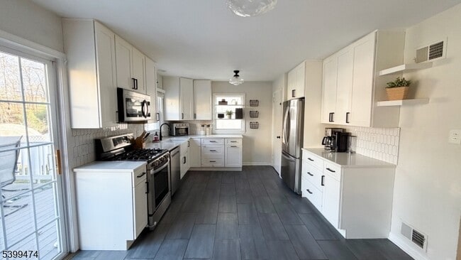 19 Hazlett St in Morristown, NJ - Building Photo - Building Photo