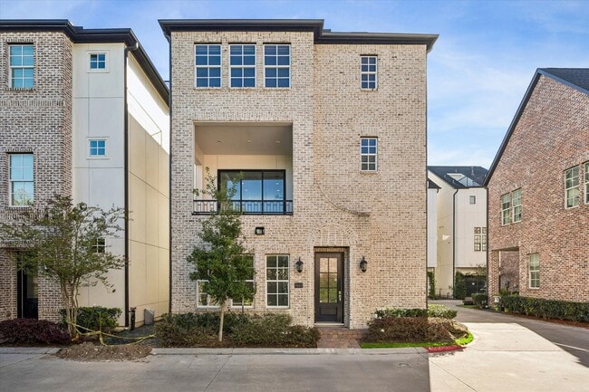 property at 9663 Kings Cross Station