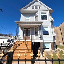 3818 W Diversey Ave, Unit 2 in Chicago, IL - Building Photo