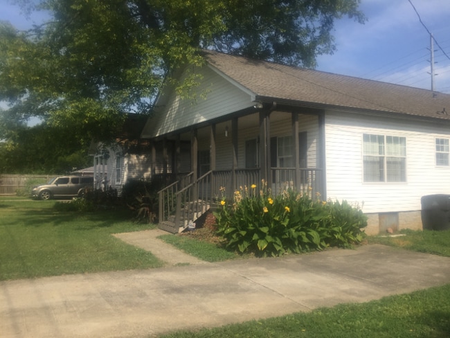 1904 Britt Pl in Nashville, TN - Foto de edificio - Building Photo