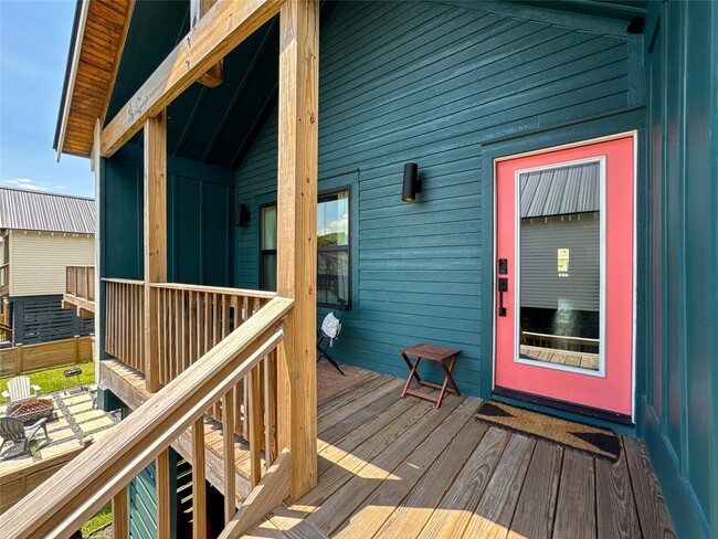 property at 1208 32nd St