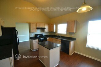 4388 Ward Bluff Ct in Ellenwood, GA - Foto de edificio - Building Photo