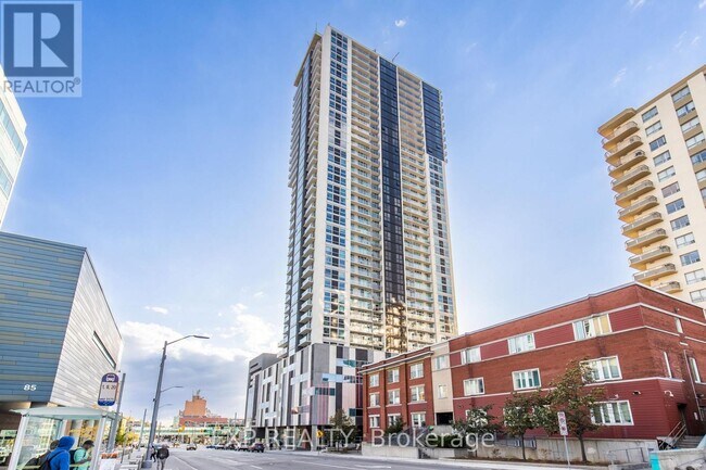 60 Frederick St in Kitchener, ON - Building Photo - Building Photo