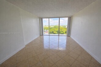 310 Fontainebleau Blvd in Miami, FL - Building Photo - Building Photo