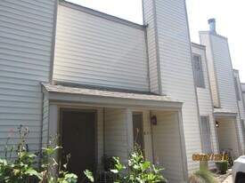 631 Cedarwood Dr in Mandeville, LA - Building Photo